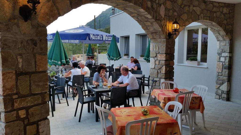 Hotel Augusta Garni Limone sul Garda Exterior photo