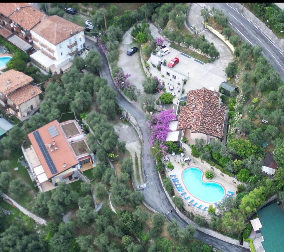 Hotel Augusta Garni Limone sul Garda Exterior photo