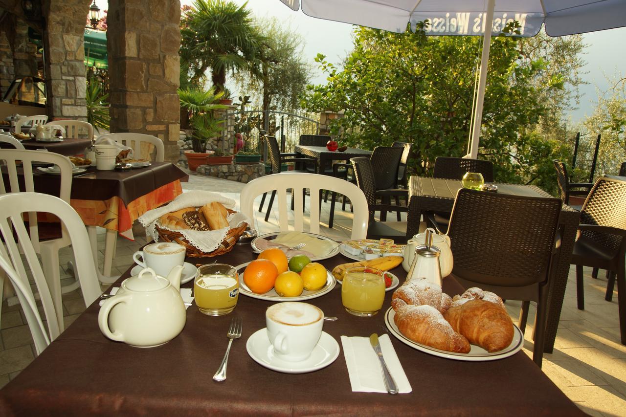 Hotel Augusta Garni Limone sul Garda Exterior photo